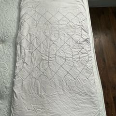 King size duvet cover + 2 pillows Dunnes