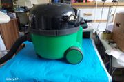 HENRY PET200-11 Vacuum Cleaner in excellent condition and very powerful suction, Green