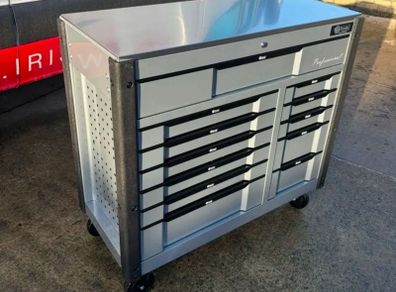 Brand New 12 Drawer Tool Chest Full Of Tools