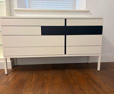 Display unit with storage drawers