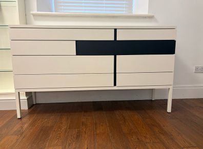 Display unit with storage drawers