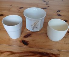 3 Vintage Ceramic Flower pots. Immaculate condition.