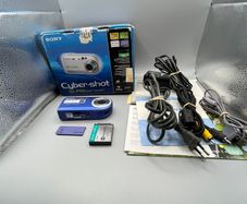 Sony CyberShot DSC-P100 5.1MP Digital Camera Carl Zeiss Lens - Full Kit - Blue