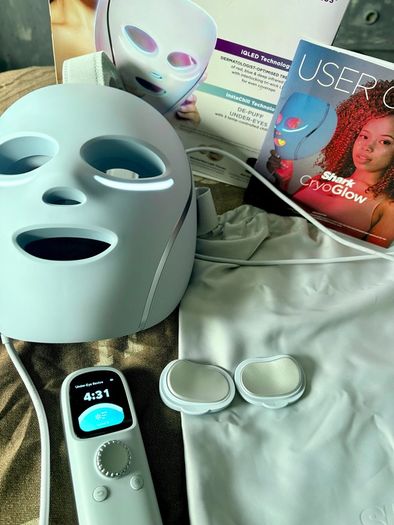 Barely used Shark CryoGlow Under-Eye cooling & LED Mask