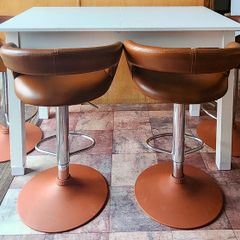 Extendable White Dining Table, 4 Bar Stools
