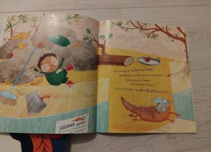 Children's books-Humorous Zoo collection x 4 books