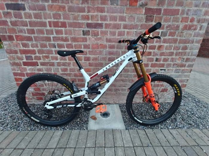 Commencal FRS 2025 200mm Downhill bike