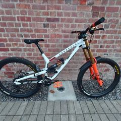 Commencal FRS 2025 200mm Downhill bike