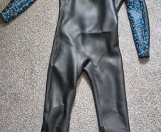 DHB mens wetsuit size MT