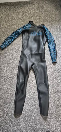 DHB mens wetsuit size MT