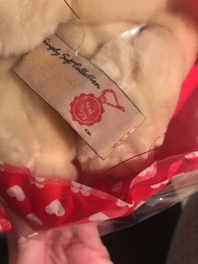 valentines beanie puppy with hearts