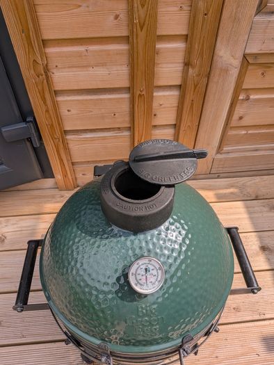 Big Green Egg MiniMax BBQ