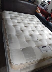 double bed with headboard