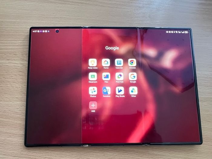 TRI-FOLD - Huawei Mate XT Ultimate Design