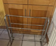 Towel rack