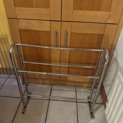 Towel rack