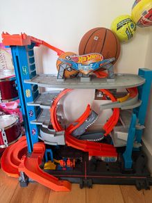 Hotwheels Ultimate Garage