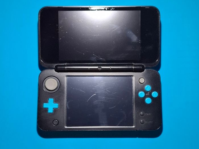 New 2DS XL - Black & Turquoise (Modded)