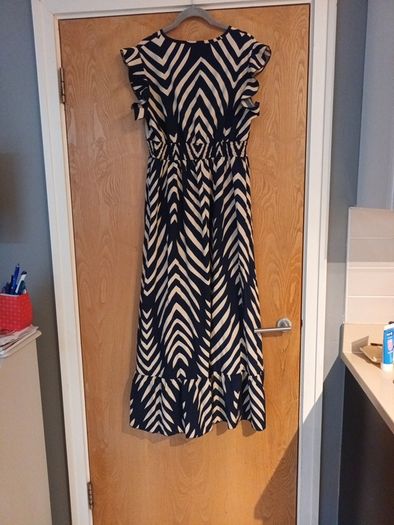 Shein Navy & White  Dress.  Size . L- 14. New - No Tag.