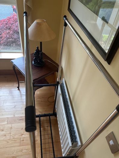 Double bar cloth rail
