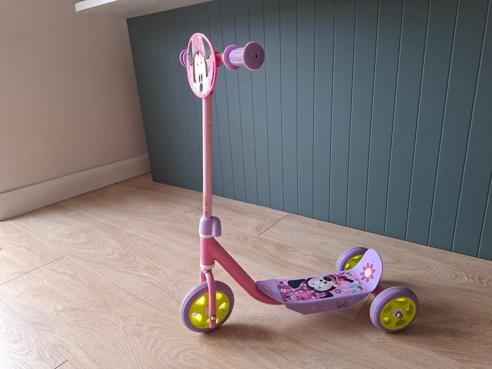 Three wheel Scooters