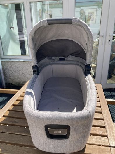 Mamas and Papas Flip XT3 carrycot only (no pushchair)