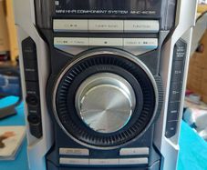 SONY Compact Disc Deck Receiver, 3 CD Changer, Tape Deck, Tuner and MP3, Model No. HCD-EC55, with 2 Amazing Sony Speakers Model No SS-EC55S