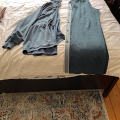 ladies tracksuit - make Oysho - worn once or twice - size M