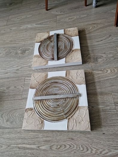 Pair of Pictures