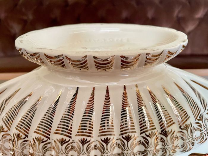 Stylish Vintage Sadler Ceramic Tulip Mantle Vase