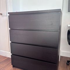 Chest of drawer