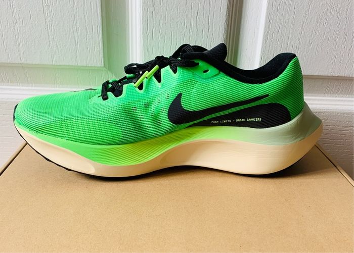 Nike Zoom Fly 5 Scream Green UK 11/US 12 Deadstock