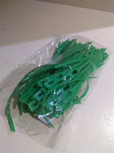 13 cm Plastic Plant Support, Reusable x 80