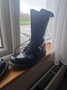 14 hole docs hardley worn size 9
