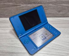 (FAULTY) Nintendo DSi XL Console, Blue - Damaged Top Screen