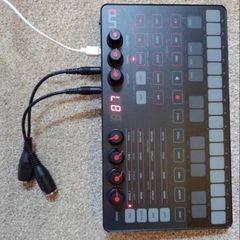 IK Uno Multimedia Synth