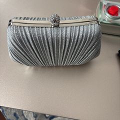 clutch  from  quiz new never used