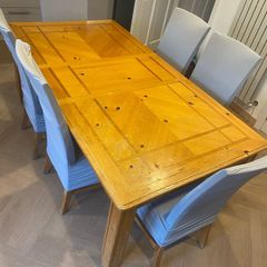 Large Extendable Solid Wood Dining Table & 8 Chairs (Covers Included)