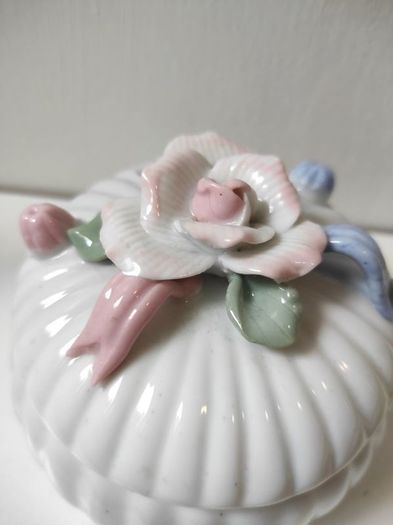 Vintage Porcelain Trinket Box