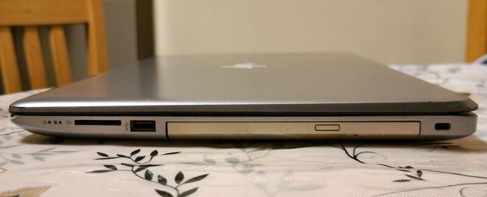 Student fast Laptop HP 250 G6 / Intel i7-7500U @2.70GHz /8GB RAM / New 256GB SSD. See the pictures.