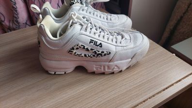 Fila Girls / Ladies Runner - (As new) - Size 6.5
