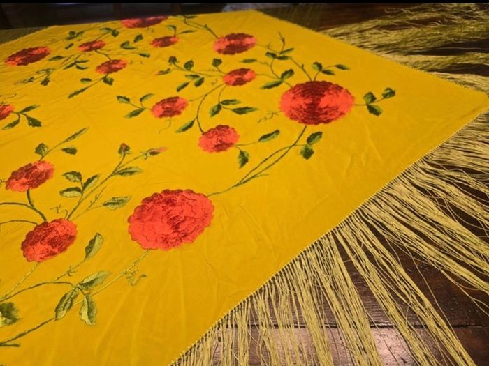 Vintage Italian Silk Embroidered Rose Shawl /Tablecloth 220 times 220 cm