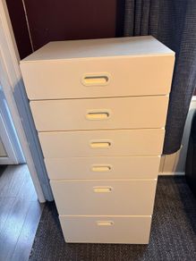 White chest of drawers