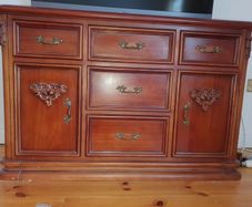 Chest of drawers