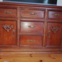 Chest of drawers