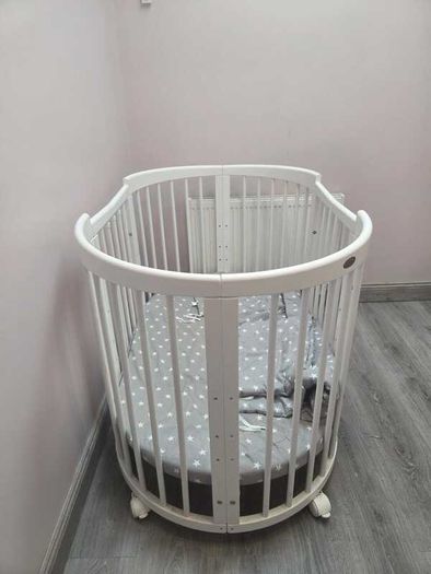 Comfort Baby oval cot with mattress and bedding