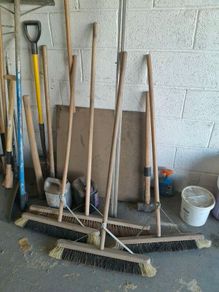 Brush / broom