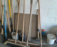 Brush / broom