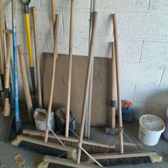 Brush / broom