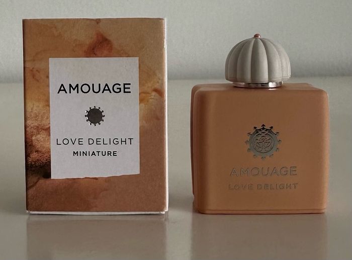 Official Perfume Samples and Miniatures